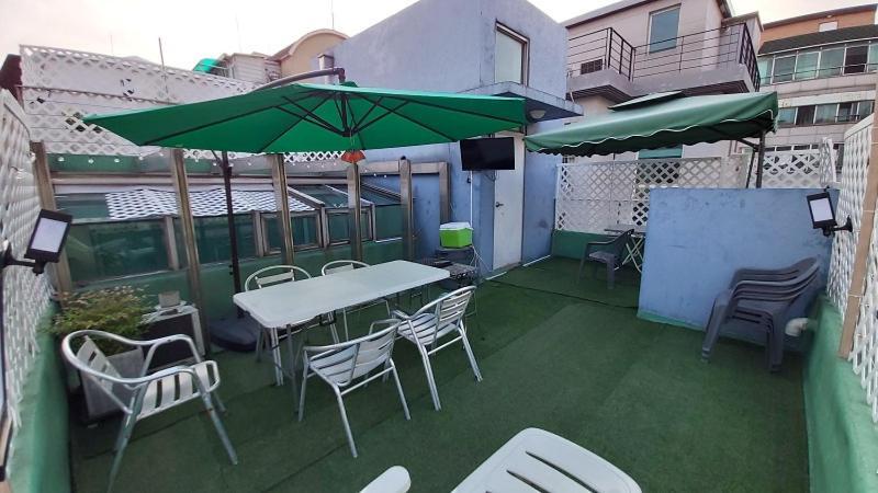 Buzz Guesthouse Hostel โซล ภายนอก รูปภาพ