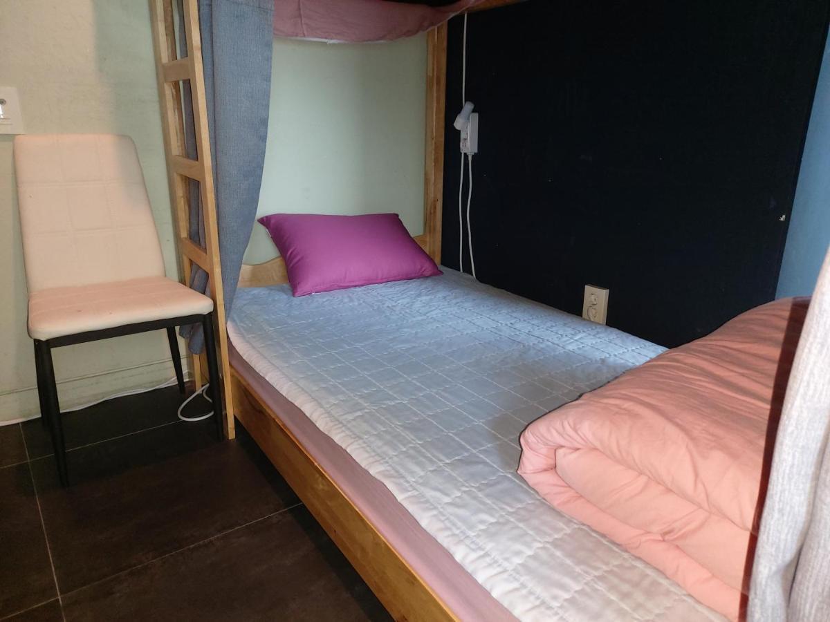 Buzz Guesthouse Hostel โซล ภายนอก รูปภาพ