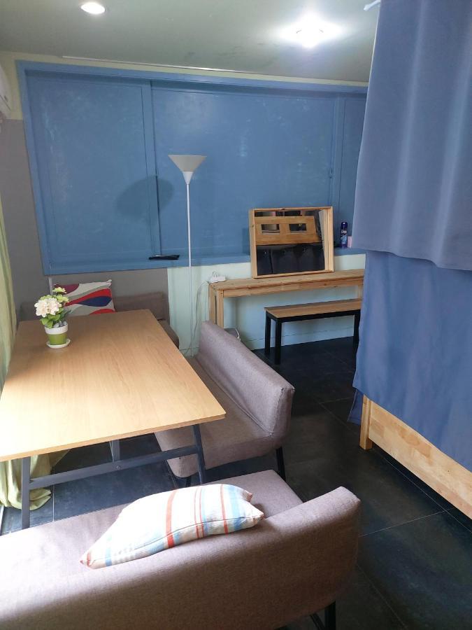 Buzz Guesthouse Hostel โซล ภายนอก รูปภาพ