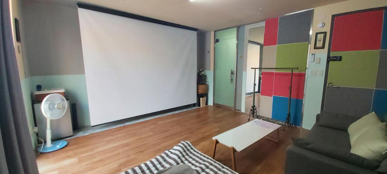 Buzz Guesthouse Hostel โซล ภายนอก รูปภาพ