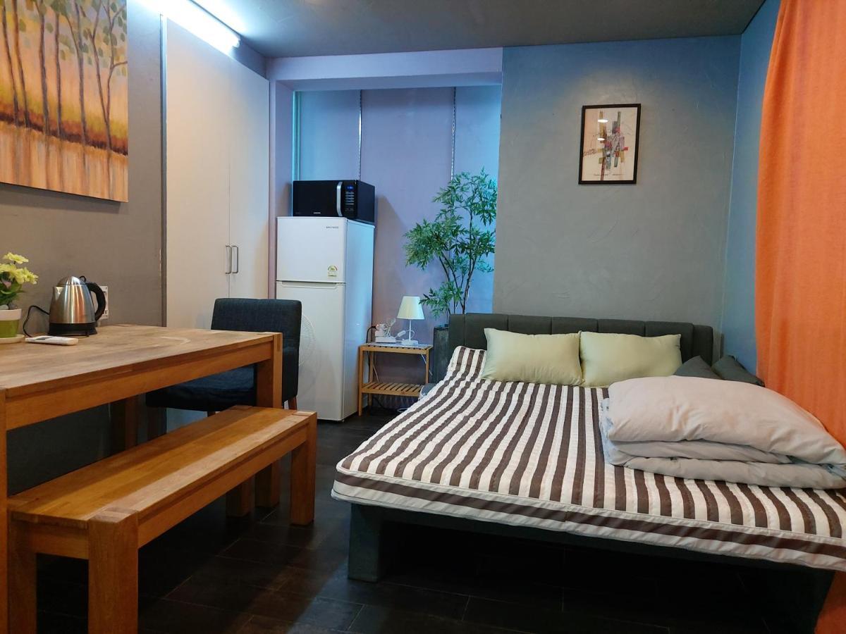 Buzz Guesthouse Hostel โซล ภายนอก รูปภาพ