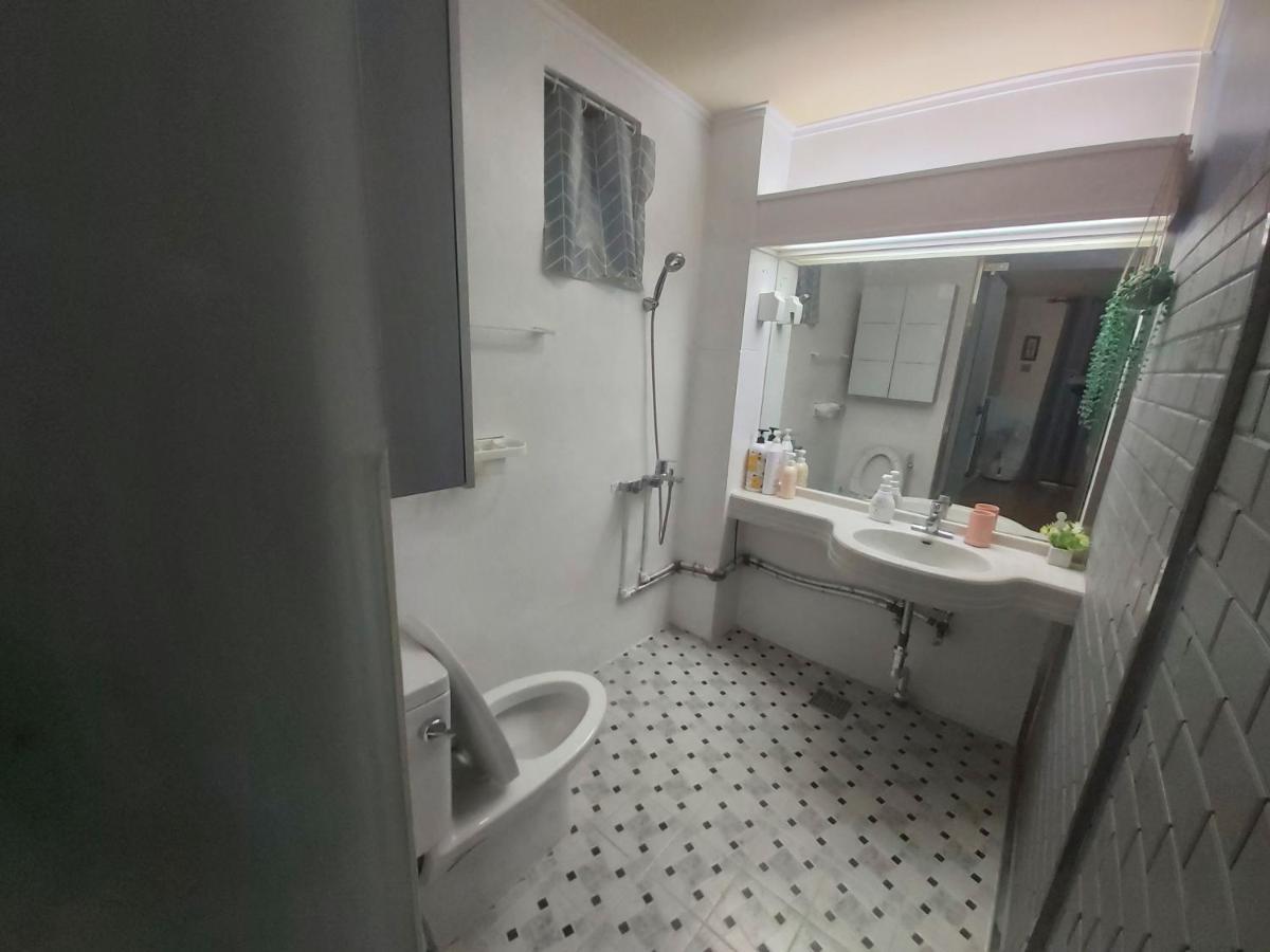 Buzz Guesthouse Hostel โซล ภายนอก รูปภาพ